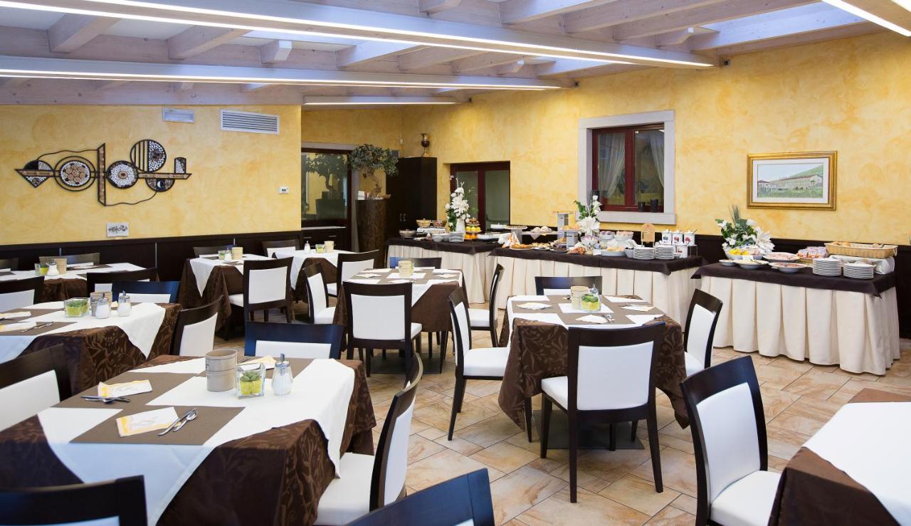 Hotel Ristorante Alla Nave Lavis Esterno foto