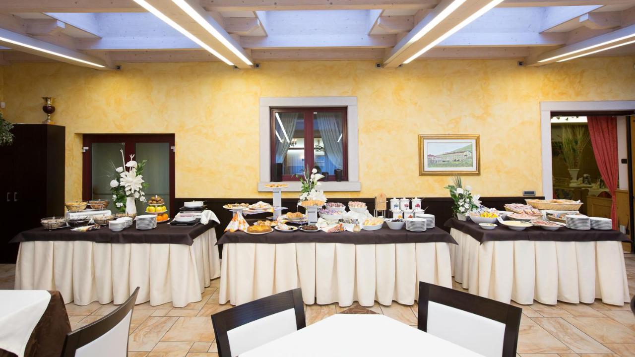 Hotel Ristorante Alla Nave Lavis Esterno foto