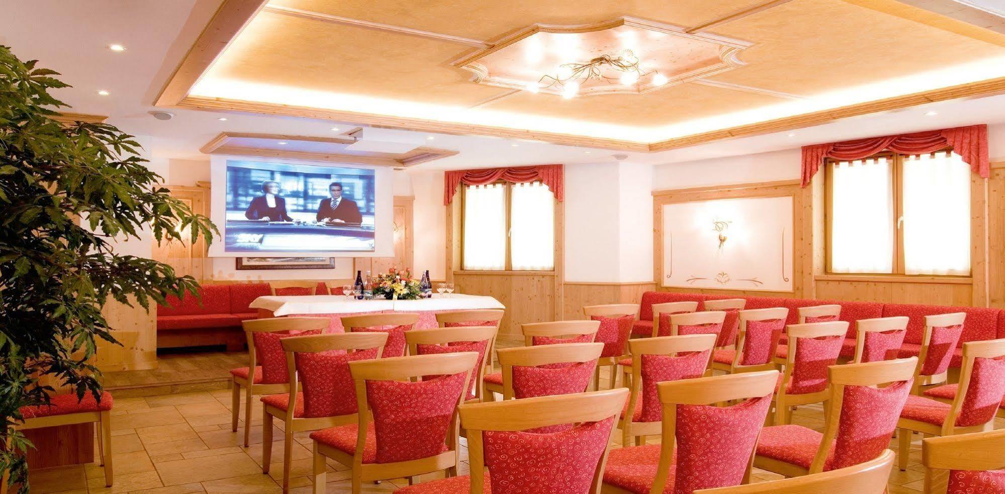 Hotel Ristorante Alla Nave Lavis Esterno foto